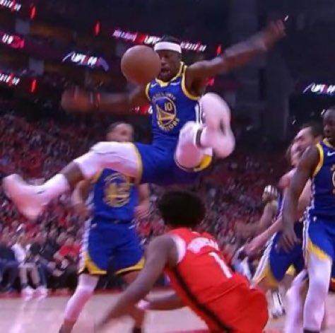 季后赛硬汉巴特勒 这一次还能抗住阿门的“飞铲”吗