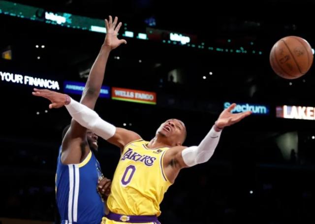 正负值-23全队倒数第一！韦少糟糕首秀拖累全队